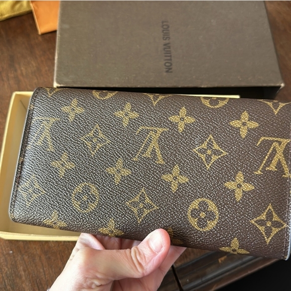 Louis Vuitton Monogram Wallet - Picture 12 of 13